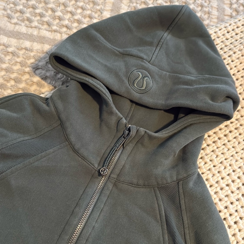 Lululemon scuba hoodie size m/l